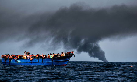 guardia costera de italia rescata a migrantes